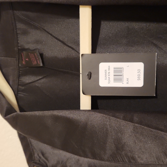 Women's Robe - Picture 2 of 5